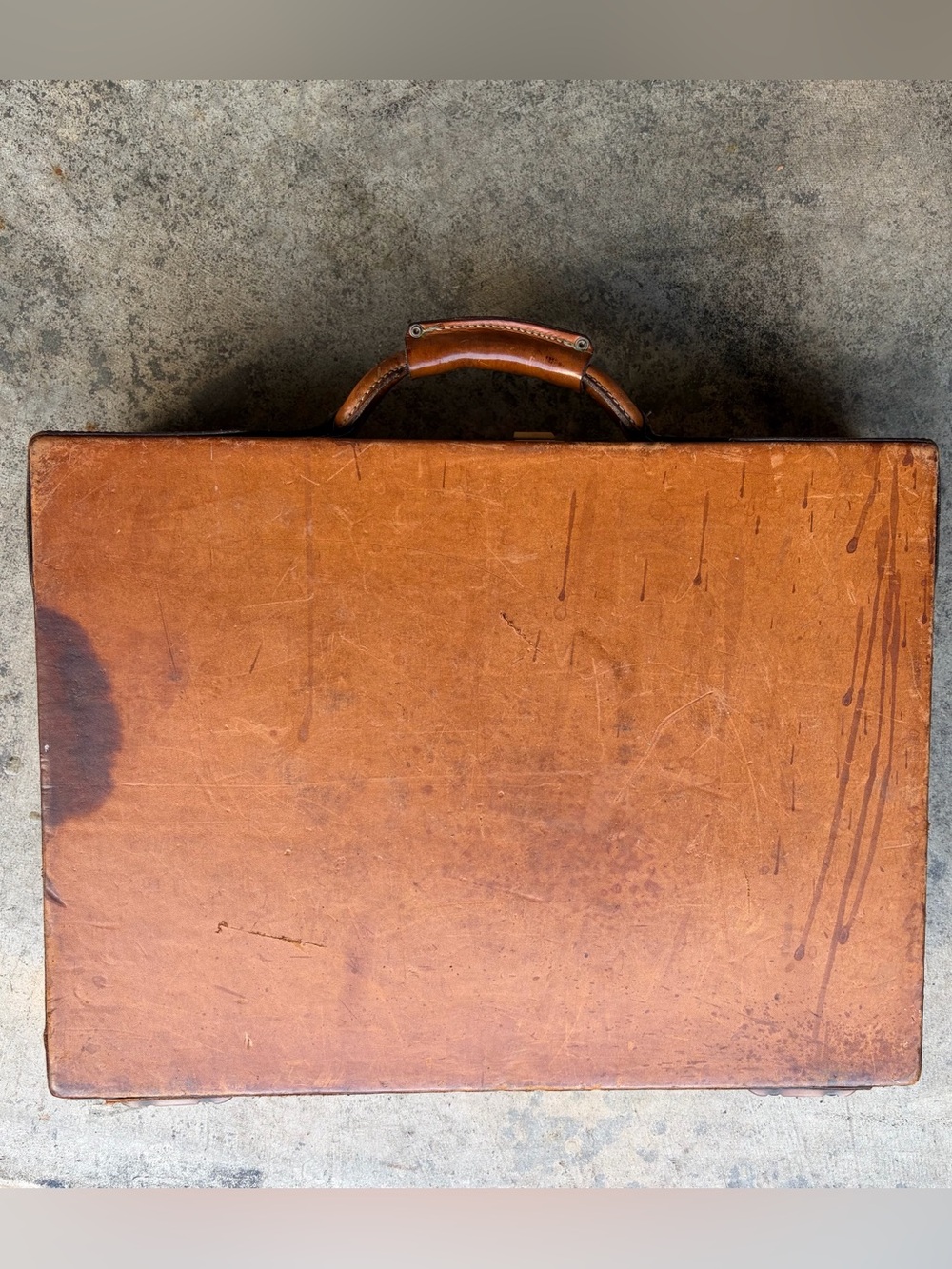 Vintage Hartmann Hard Sided Tan Belting Leather Briefcase Combination Lock

Good